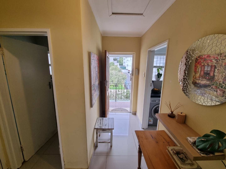To Let 1 Bedroom Property for Rent in Sea Point Western Cape